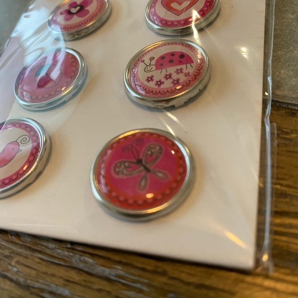 NWT EPOXY Brads EMBELLISHMENTS Scrapbooking Flower Heart Bird Ladybug Butterfly - Picture 3 of 4